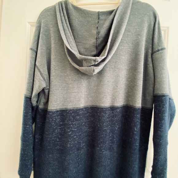 Top - Picture 2 of 3